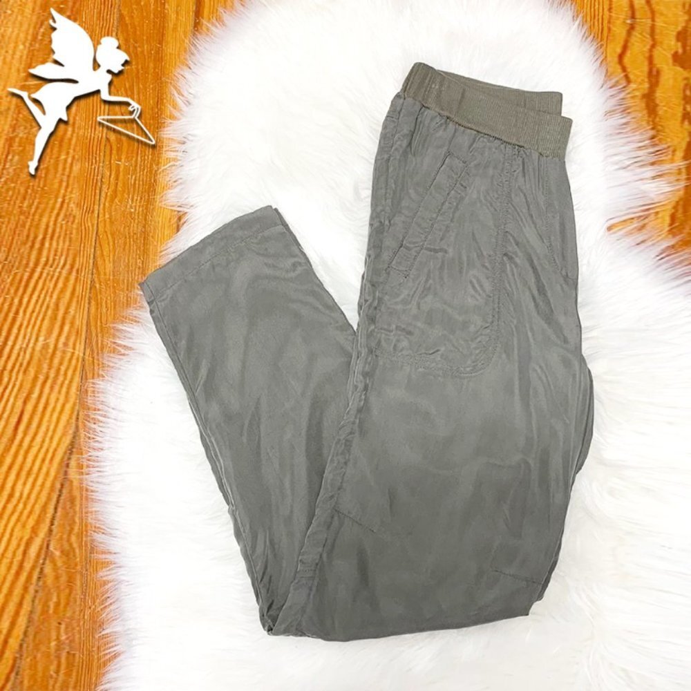 LOLA & SOPHIE elastic waist silky tapered leg pants